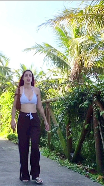 Risky handjob for hot redhead on the walk in the park in public! | Clip 1