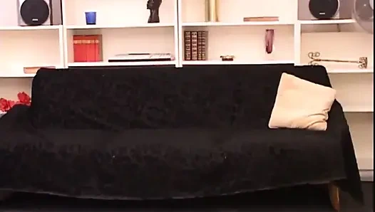 Sarışın orta yaşlı seksi kadın amcık sikişi, ağızda orgazm