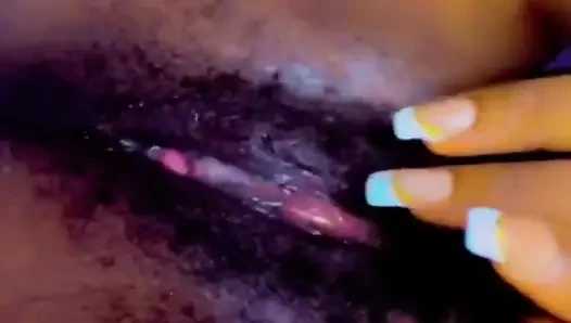 Video viral si cantik roselee lagi asik muasin memeknya sendirian