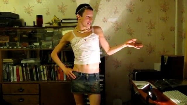 TWINK IS ALWAYS HUNGRY FOR RAW COCK