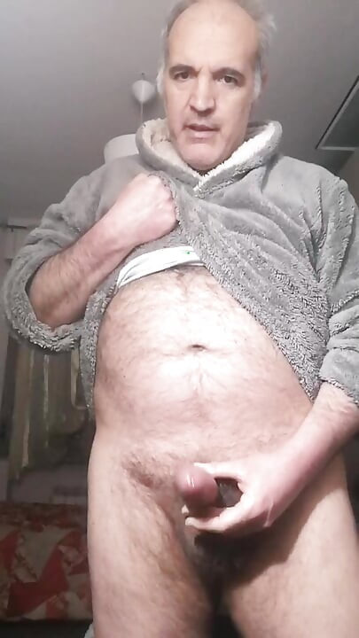 Tüm ateşli sütümü ağzına fışkırtıyor