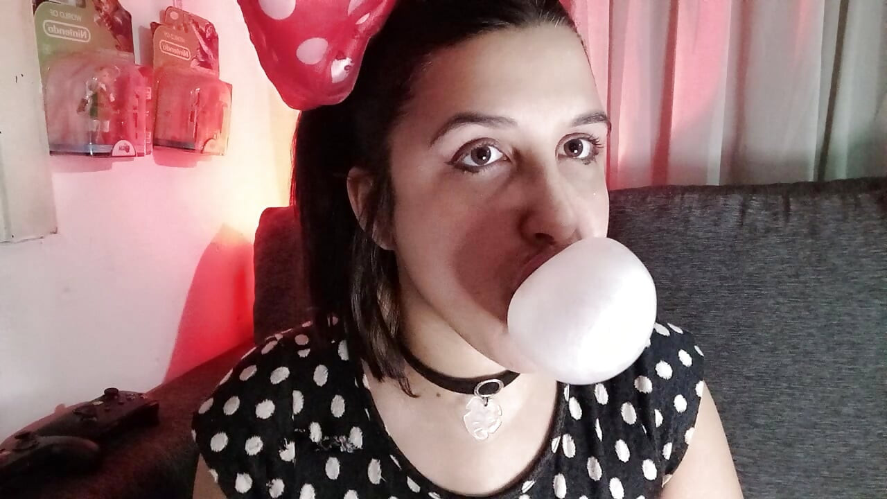 Fazendo uma bagunça de chiclete - Minnie Outfit - Bunny Looner