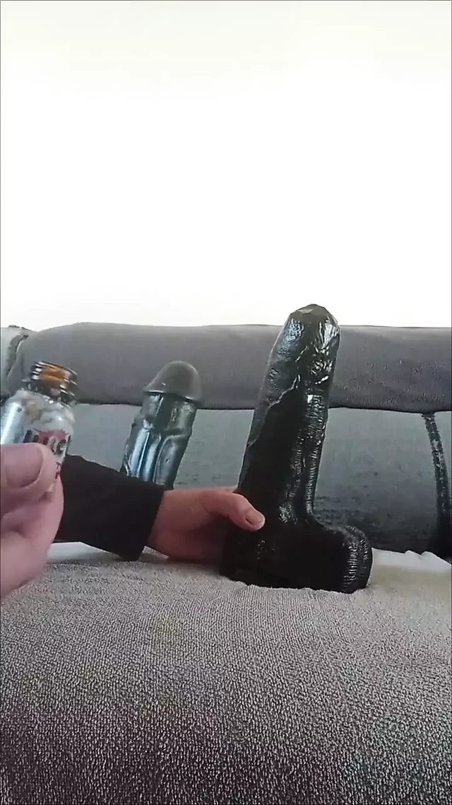 A huge black tail 1