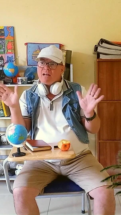 Känslomässigt ögonblick från "TORCELINI. Skola. Geografilektion 2. Kontinenter. FULL VIDEO"