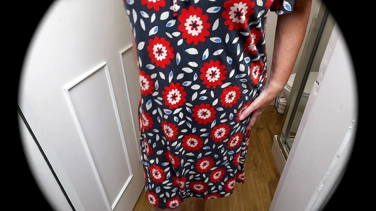 Mrs Mature Feet Dressing - Big Granny Pants 501