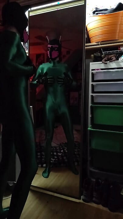 Jedno sjajno, napaljeno štene - Pojačaj glasnoću (bez glasnih dijelova do kraja)