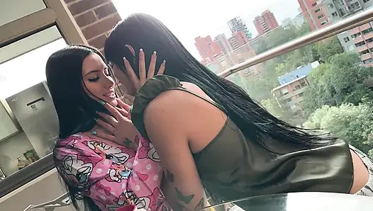 Zevk dolu azgın lezbiyenler, amber Prada ve Yenifer Chacon