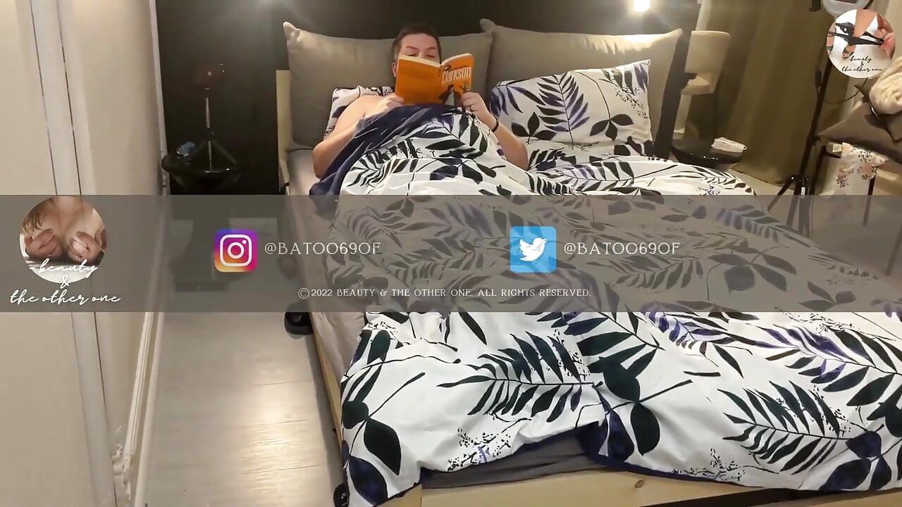 Lectura întreruptă! De data aceasta invers - soția amatoare îi dă cap soțului ei și takin toată sperma pe care o poate obține