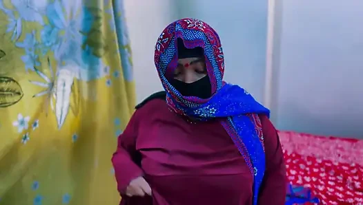 Arap otel iri güzel hizmetçi Suudi Arabistan'da azgındı ve büyük götünü ve büyük göğüslerini görüyorum ve mastürbasyona başlıyorum