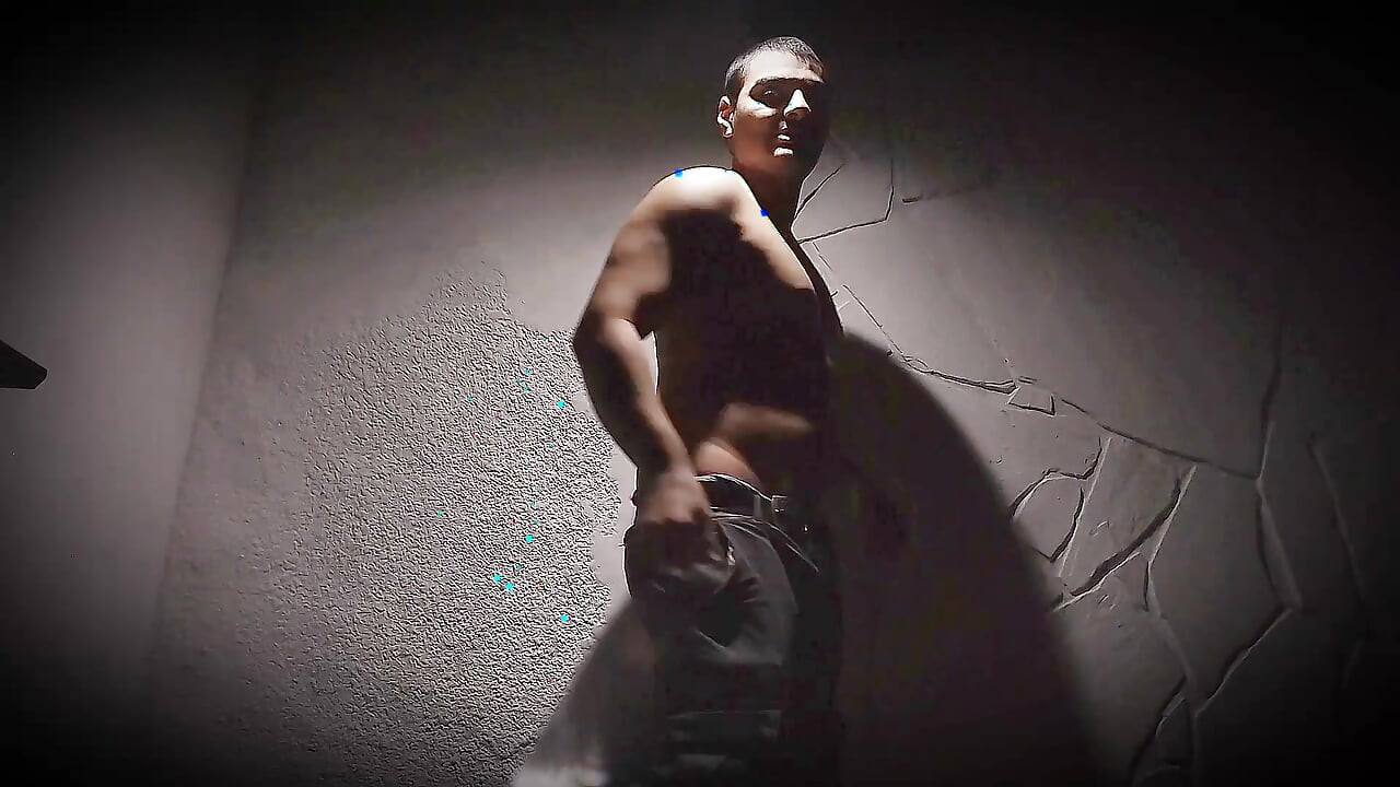 Sexy N1 - Masturbation Between Shadows and Glows - 18 CM Penis