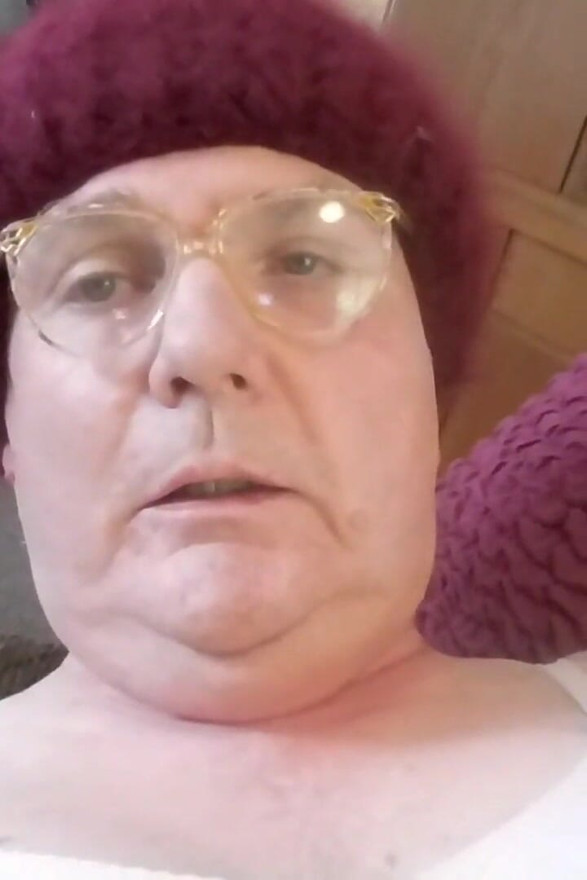 Andreas Masturbiert Als Crossdresser