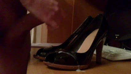 cum on shoe