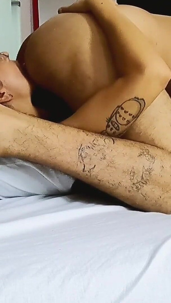 Detik ikonik dari "Berbaring Dan Merasai Dildo Besar Saya Dalam Pantat Awak Musim Tambatan 2 #01"