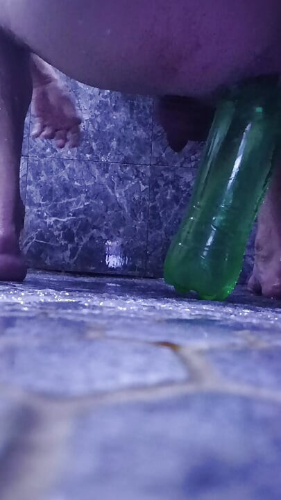 รูในห้องน้ํา!