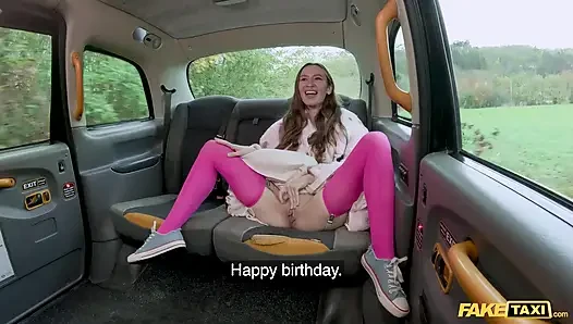 En iyi arkadaşım kız arkadaşım doğum günü hediyesi olarak bana amını verdi - fake taxi