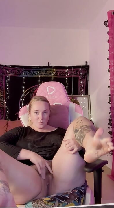 Riesigen dildo benutzen