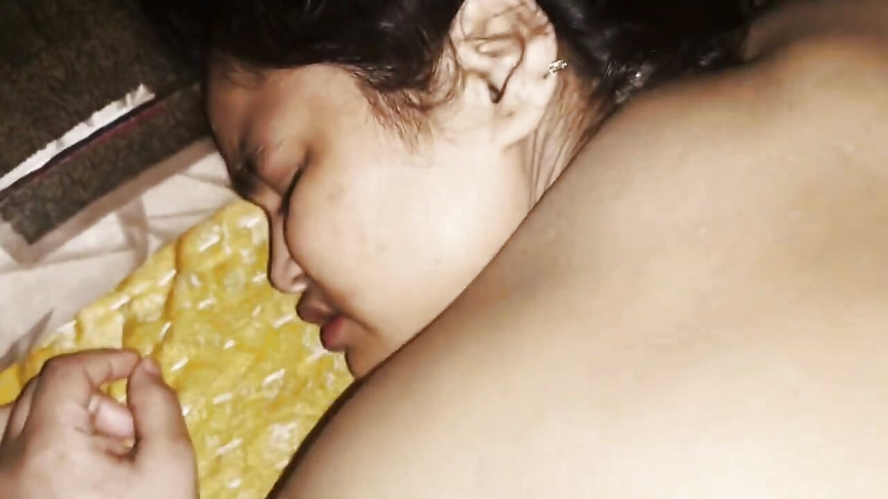 Fucked an Indian Girl Properly for the First Time  She Enjoyed It So Much She Forgot the Pain