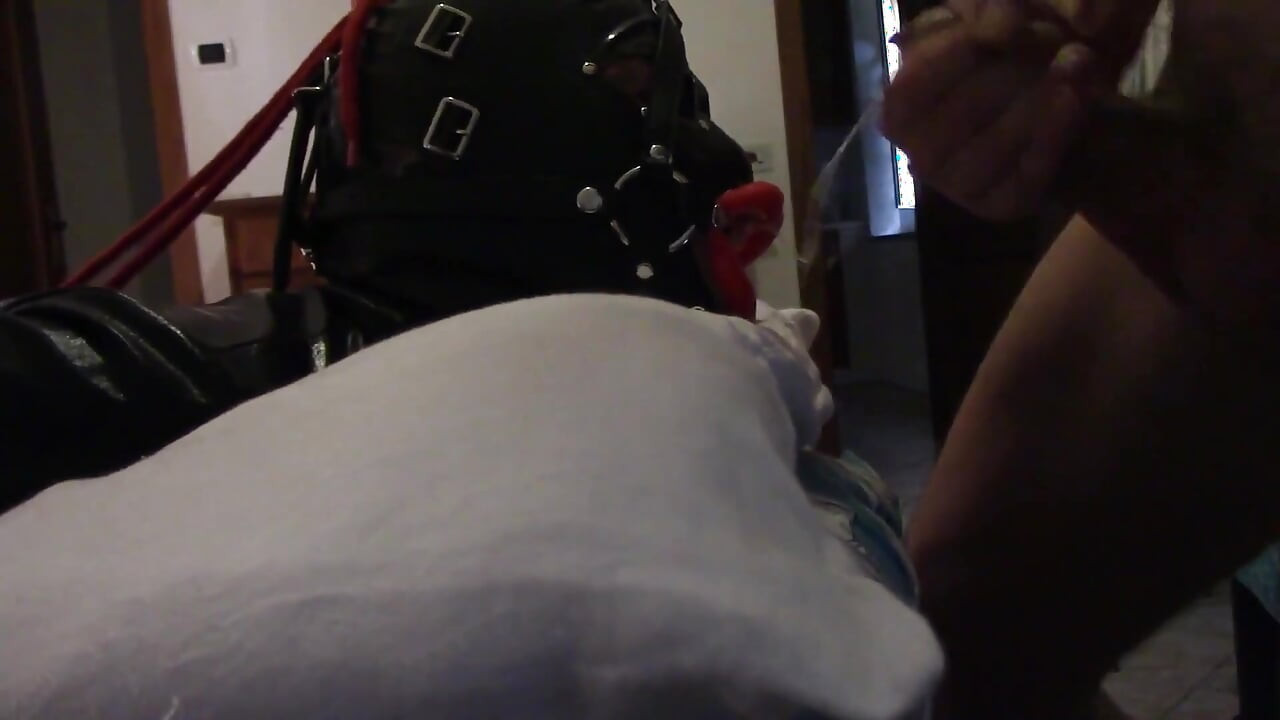 Deux heures de baise par la bouche et de baise de chatte sur le bondage, talons et collants