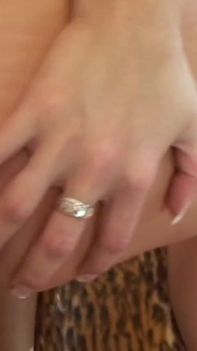 Stunning moment from "Loira boa deita se de costas e deixa caralho comer a cona dela video amador"