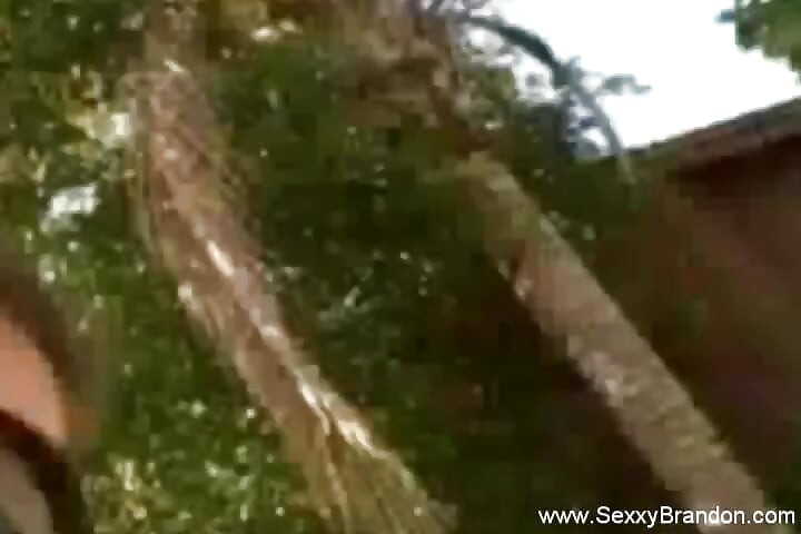 Sessão solo de Brandon na piscina