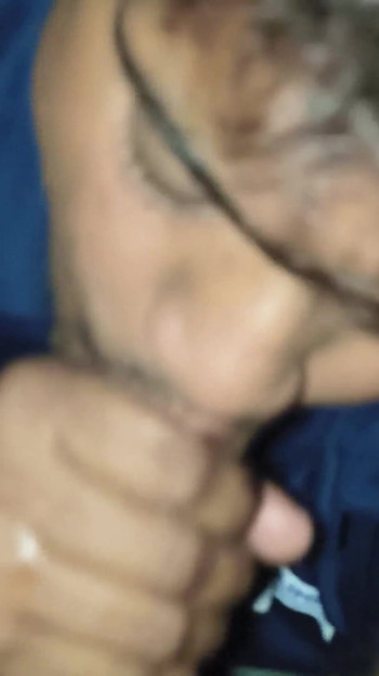 インドのホットなデシが深く吸い込み、私の穴を激しく突く、満ちて楽しんでください | クリップ 2