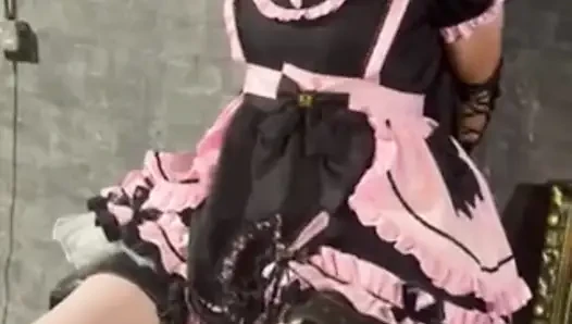 Cosplay kadın kılıklı sandalyede