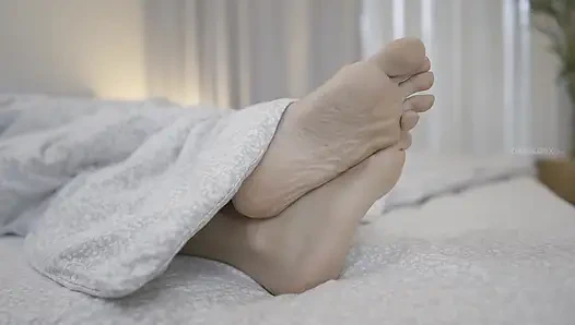 Dasar sampah penurut, janganlah sange melihatku!