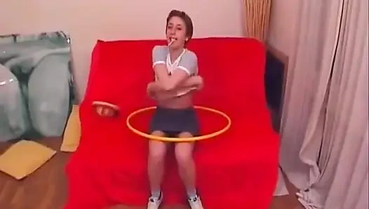 Memek gadis remaja perancis yang ditindik ini bisa bikin semua pria muncrat