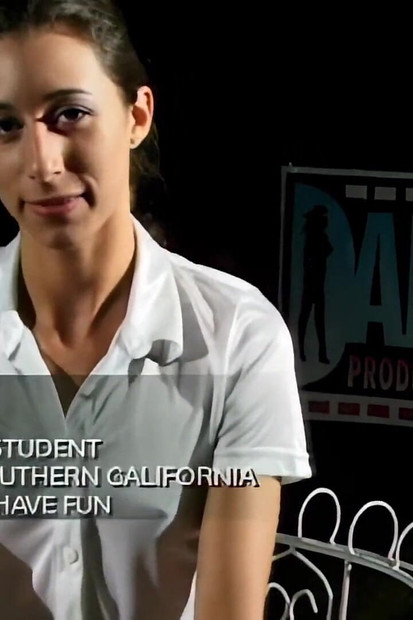 Kaylinn i Kendra: Dve prelepe devojke se zabavljaju u noći lezbejskog seksa