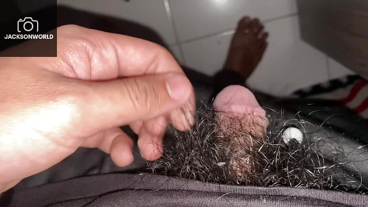 Solo igra u mojoj sobi uhvaćena kamerom