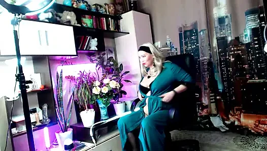 Aimee si tante seksi lagi asik masturbasi di musik wagner sampai muncrat epik! ))