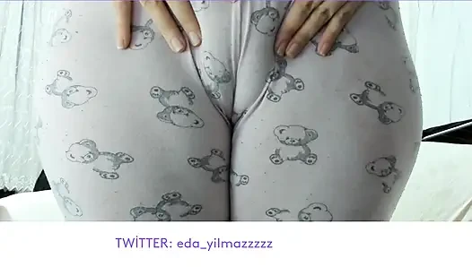 CAMELTOE- MASTURBATE WITH PAJAMAS- RUBBING PUSSY WITH PAJAMAS