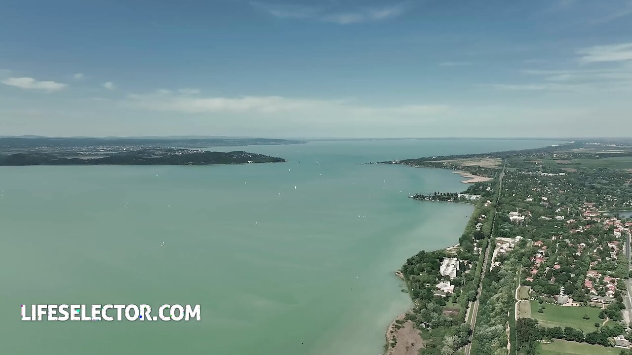 Корабна драма се превръща в тройка с Шалина Дивайн и Гатита Веве