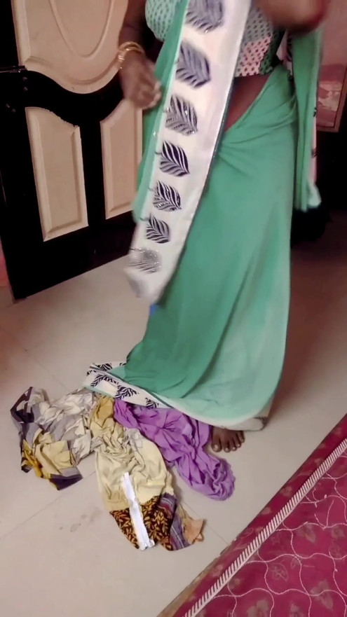Desi Tamil Wife Renu Wet Nude Body Towel Dry & Slow Saree Dressing Tease! Indianhotwifex