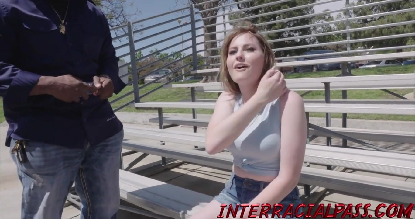 布兰妮第一次轻吮吸和操2大黑鸡巴