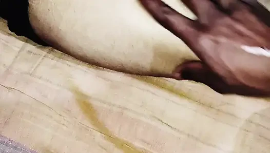 Suman Bhabhi ko nangi karke Gankia Gank-Massage.