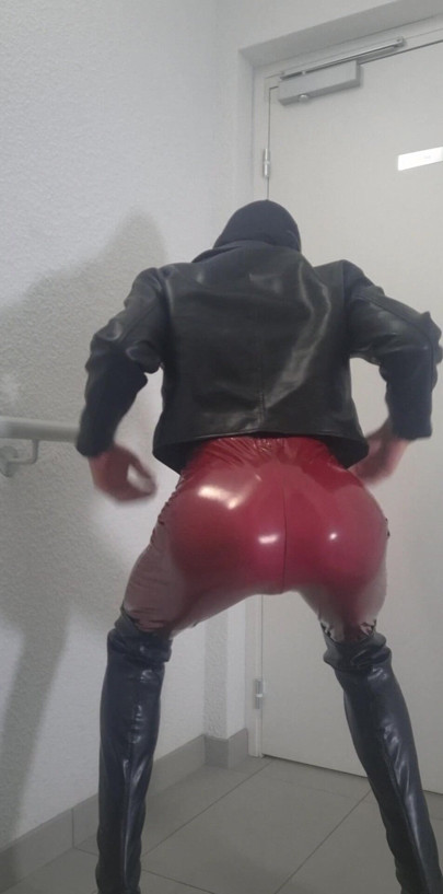 Mon cul en Latex ❤️