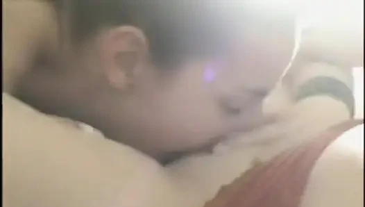 Dua cewek seksi saling muasin memek satu sama lain