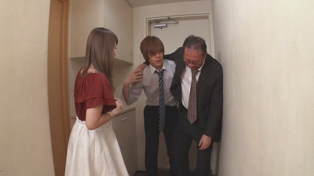 Tu esposa me deja follarla Chisato Takayama