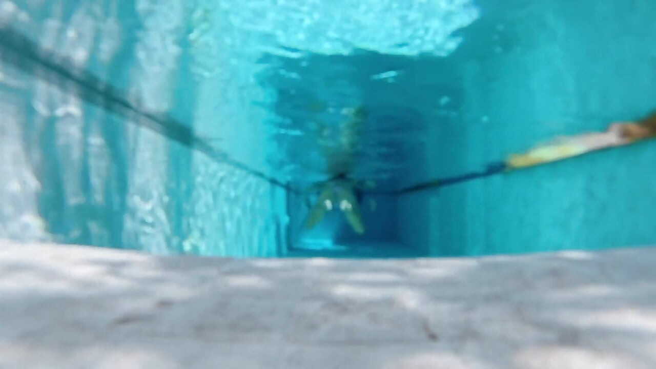 Grote tieten onder water