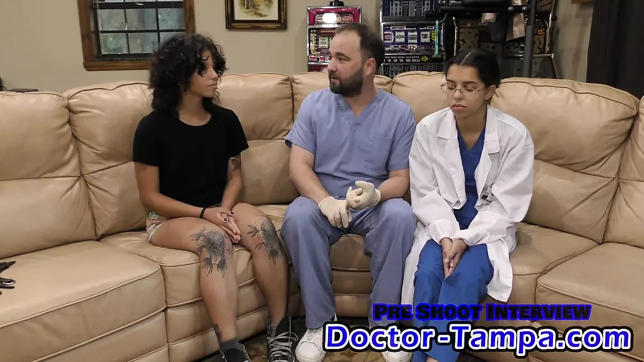 Dr. Tampa - 1. gynekologická zkouška Nicole Luvy