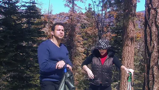 Büyük memeli muhteşem hatun açık havada sikiliyor