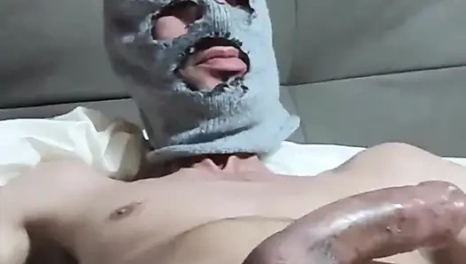 Новое марокканского секс-видео, что она предложила себя своему парню в доме ее мужа.