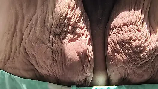 Pantat bahenol cewek sange ini dientot habis-habisan sampai lubangnya menganga lebar