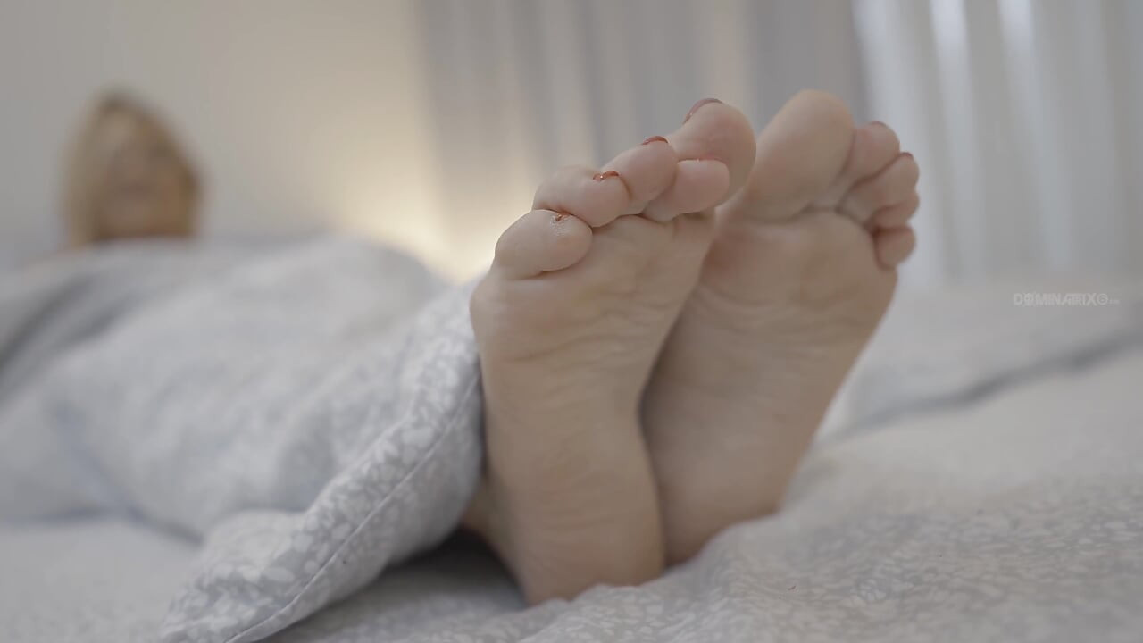 Ty uległy kawałek kosza, staraj się nie napalić na widok mnie!