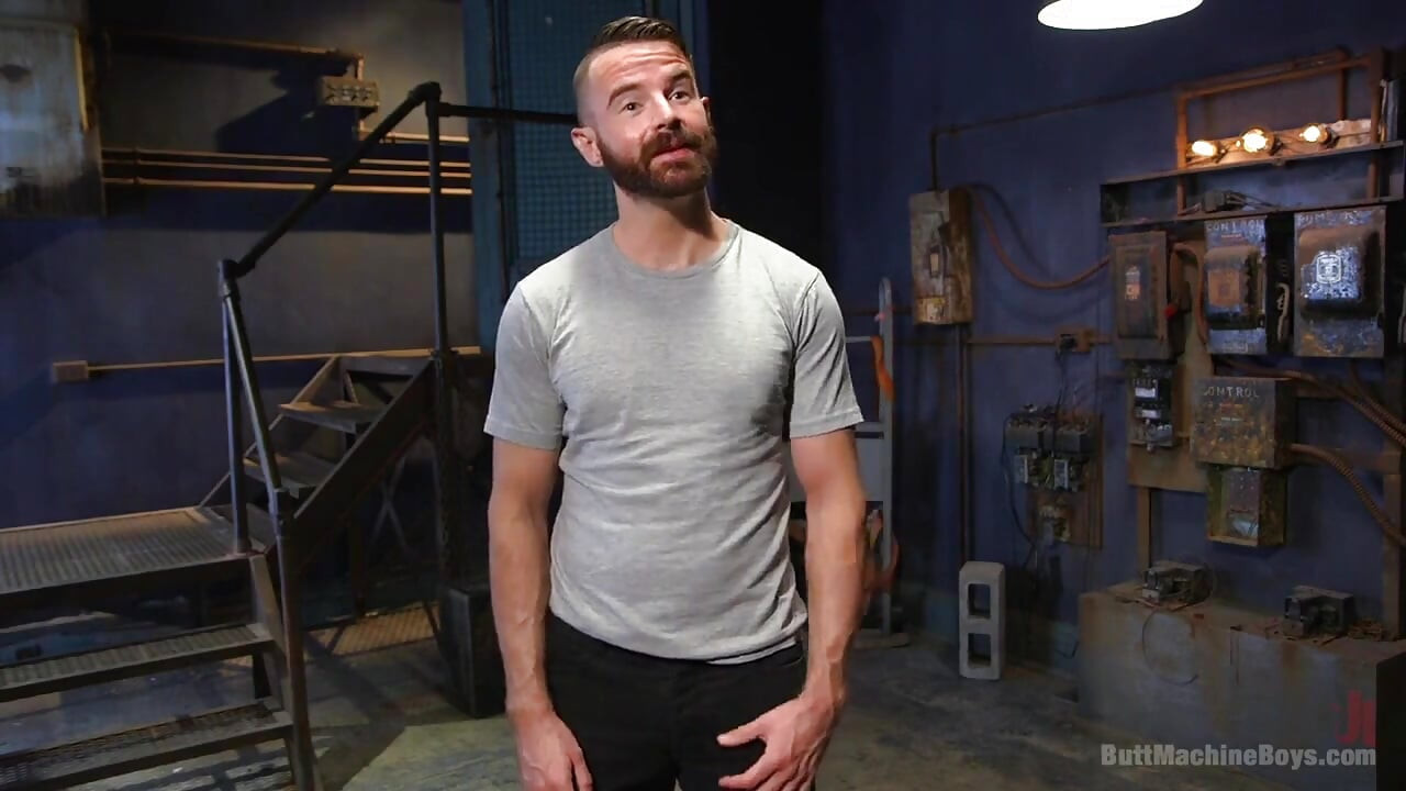 Irish Hunk Submits to the Ass Master and His Perverted Desires