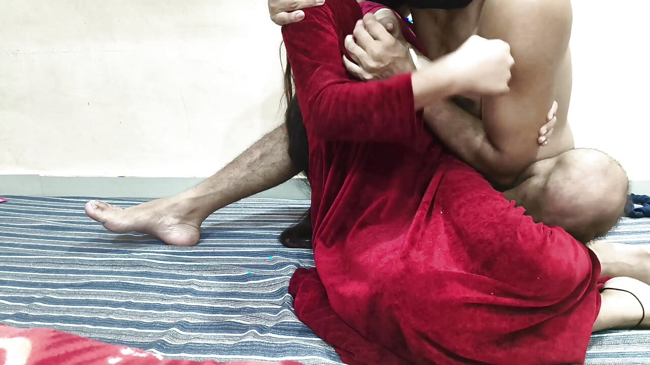 Индийска сладка доведена сестра е чукана от доведен брат, пълно чукане в кучешка поза с ясен хинди аудио, деси порно секс видео