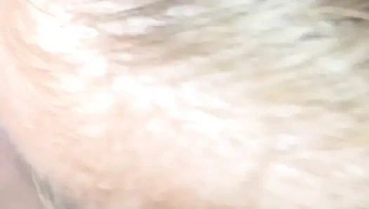 Cewek sange ini suka banget nyepong kontol sampai dicrot di mulut:)