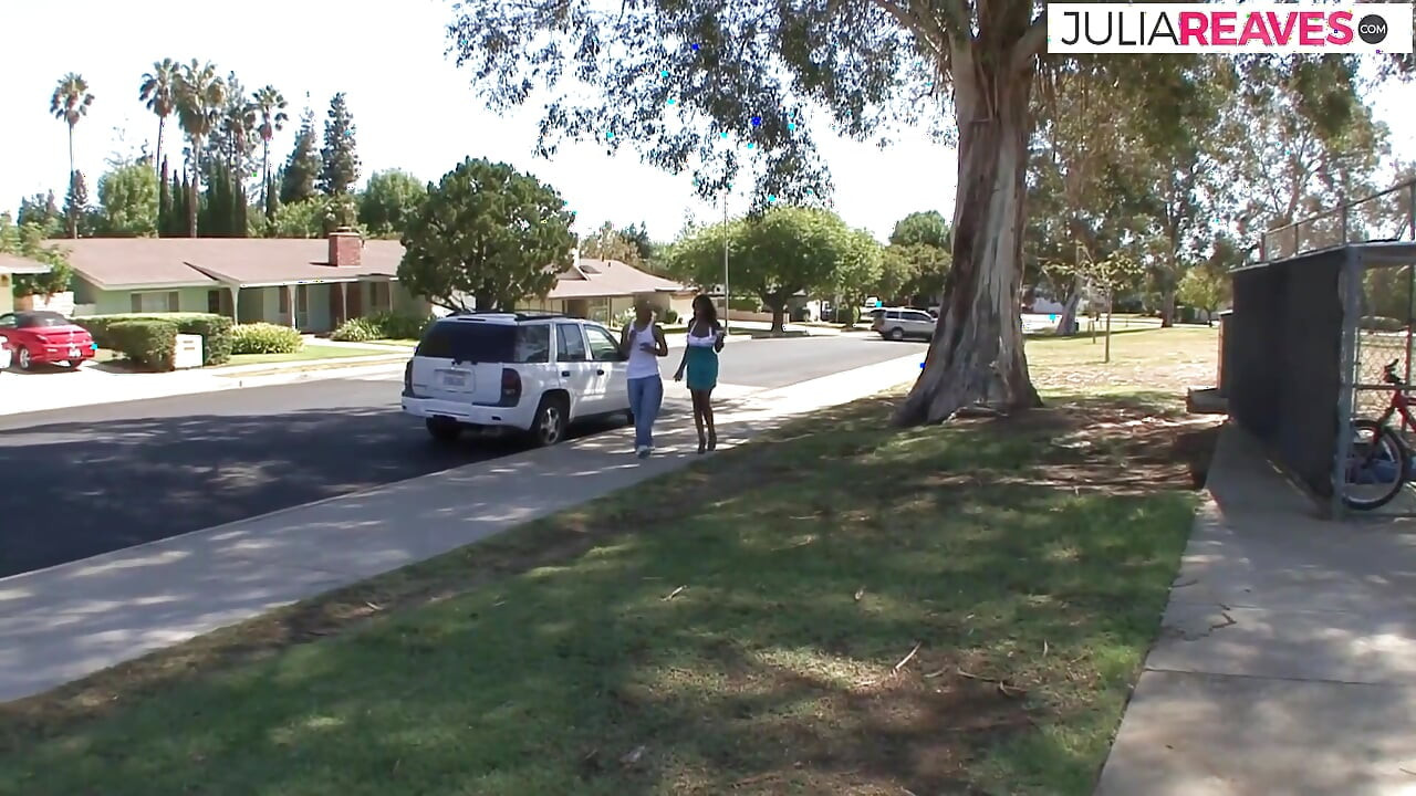 Awek eboni menunggang zakar hitam raksasa ke pancutan mani besar-besaran