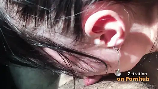 Это мой первый раз, когда я делаю минет! Я так нервничаю, что принимаю его глубоко